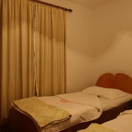 טיראנה Guesthouse Pension Andrea מראה חיצוני תמונה