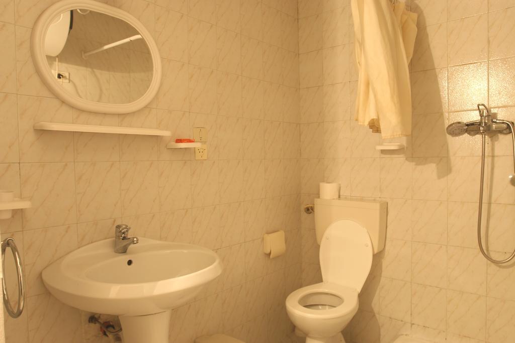 טיראנה Guesthouse Pension Andrea מראה חיצוני תמונה