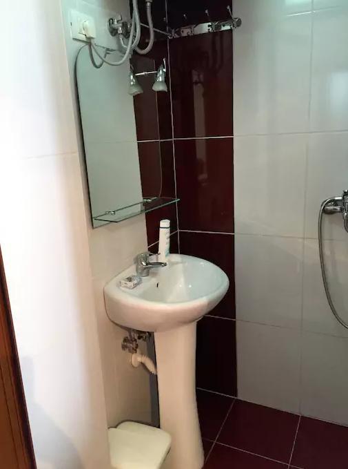 טיראנה Guesthouse Pension Andrea מראה חיצוני תמונה