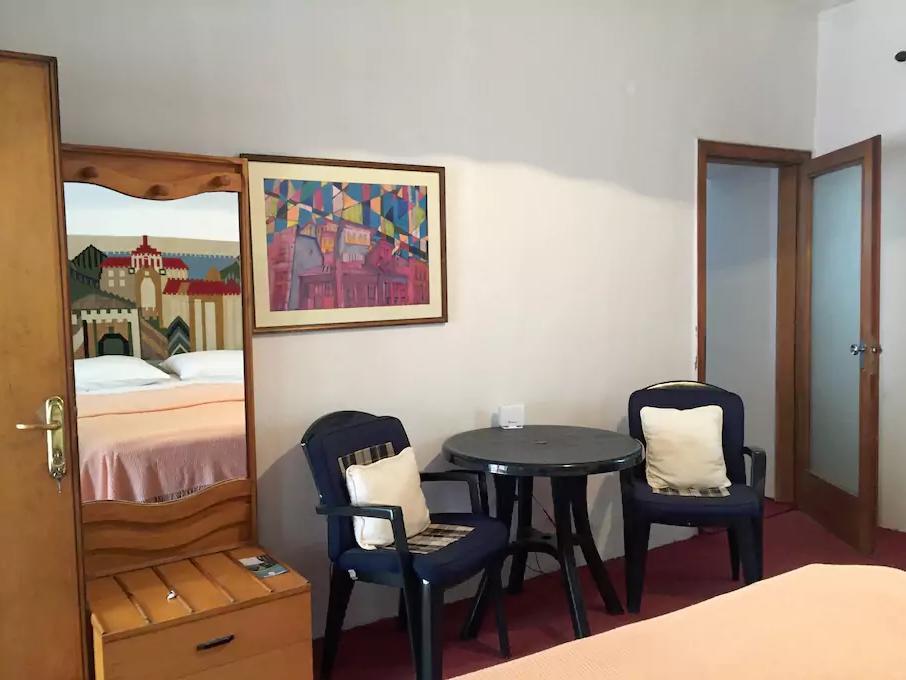 טיראנה Guesthouse Pension Andrea מראה חיצוני תמונה
